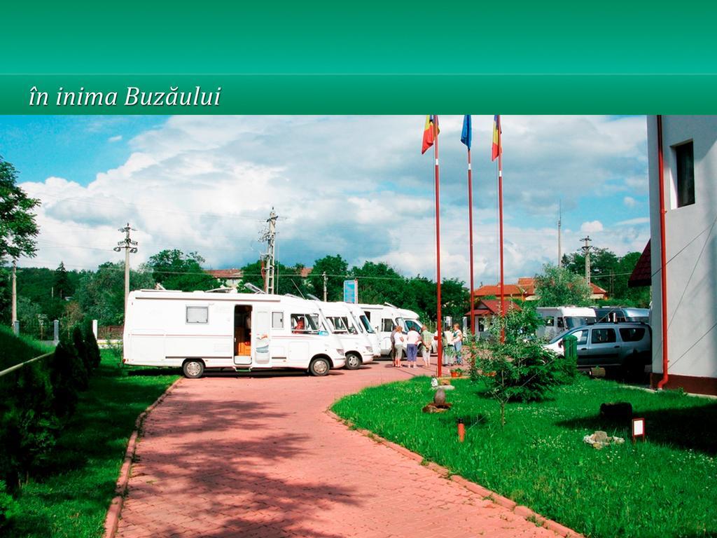 Hotel Pensiunea Casa Matei Berca Esterno foto