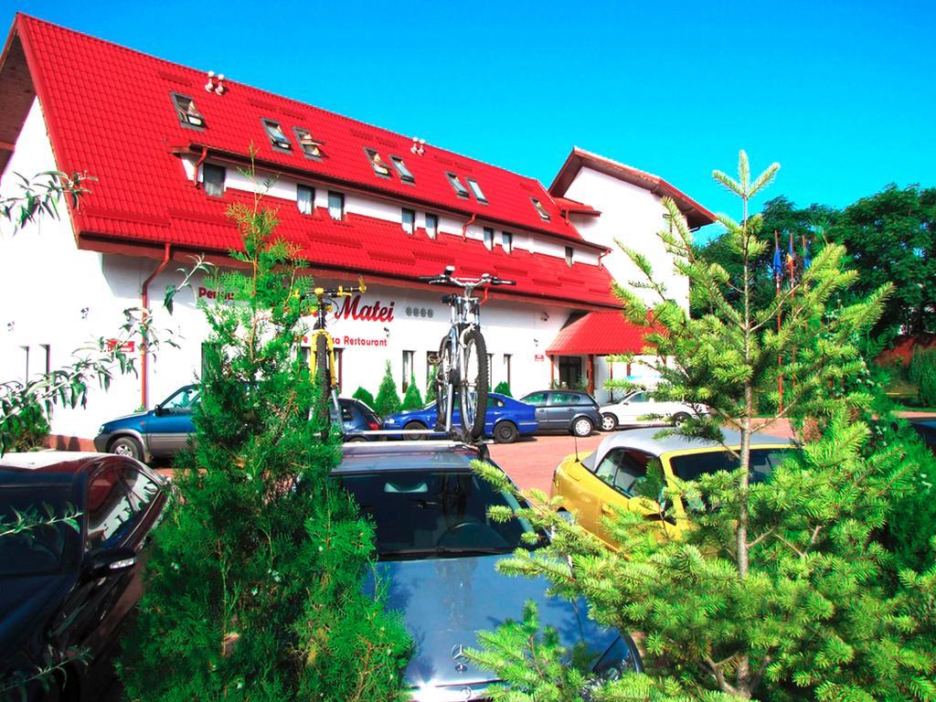 Hotel Pensiunea Casa Matei Berca Esterno foto